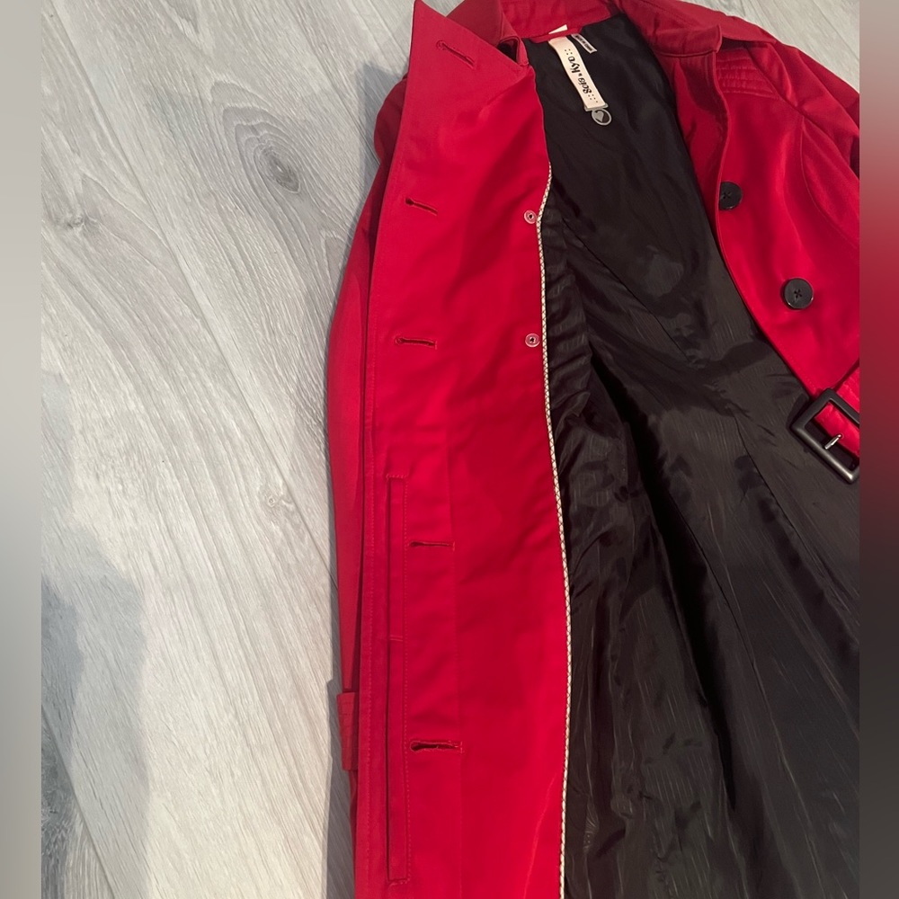 Red coat - Picture 4 of 6